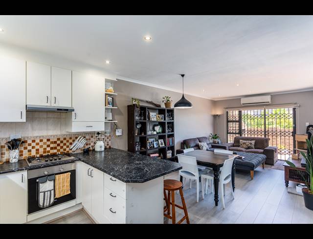 2 BEDROOM TOWNHOUSE RENTED IN SONSTRAAL HEIGHTS
